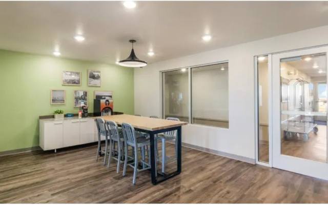 WoodSpring Suites Libertyville - Chicago