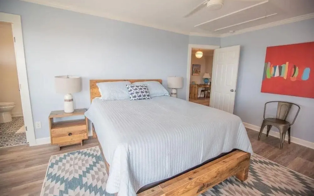 Three Girls 5 Bedroom Home by RedAwning