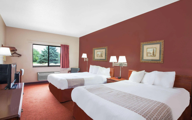 Super 8 by Wyndham Mason City