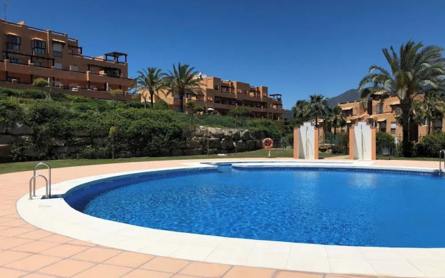 Seaview 2 Bed Apartment Sleeps 4 - Terrace - Pool