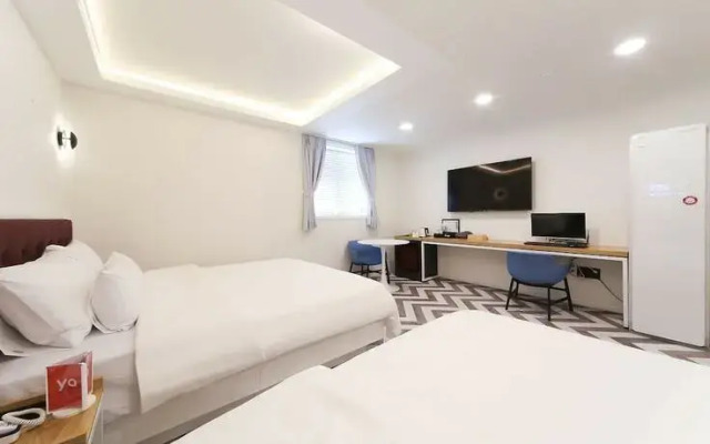 Yangsan Candeo Hotel