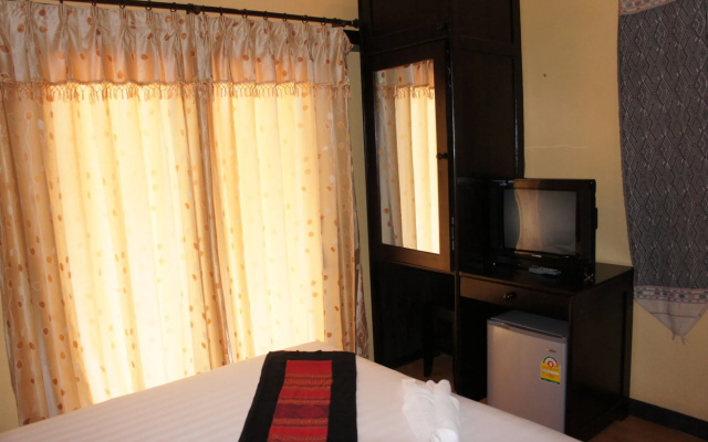 Singharat Guest House