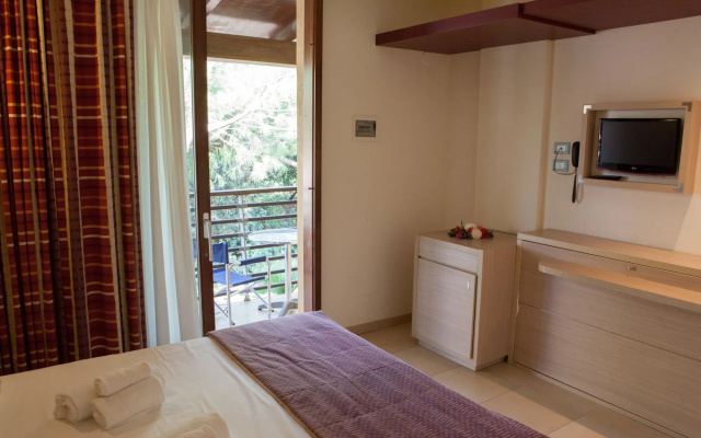 Canado Family Hotel
