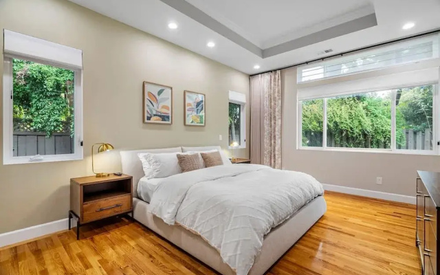 Cozy Modern House in Palo Alto