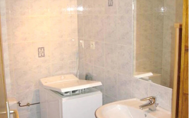 House With 2 Bedrooms in Saint-laurent-la-roche, With Enclosed Garden