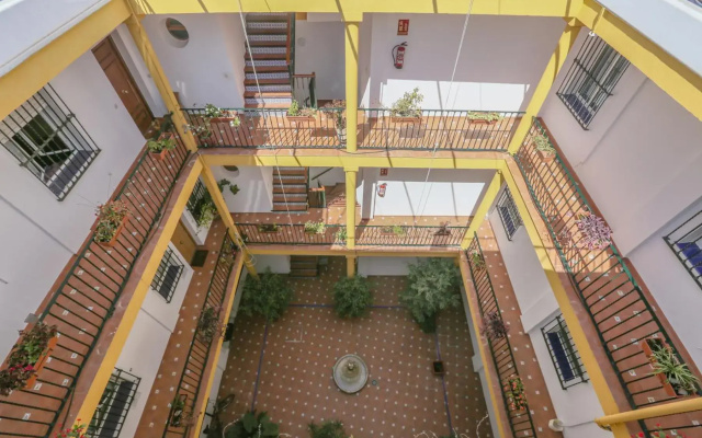 JUDERIA CENTER PREMIUM SUITES FREE Parking