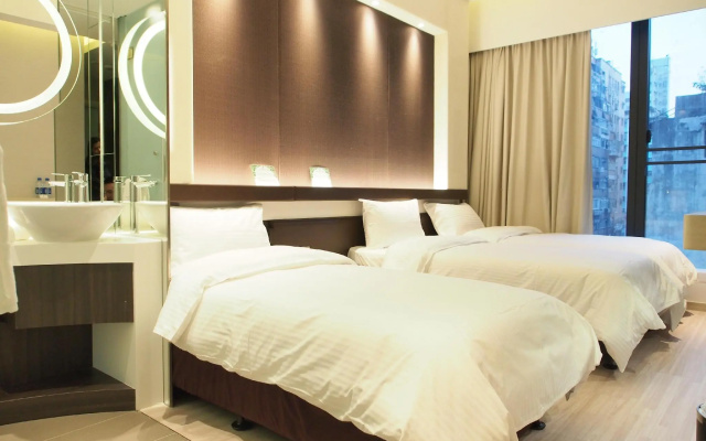 Epoch Hotel