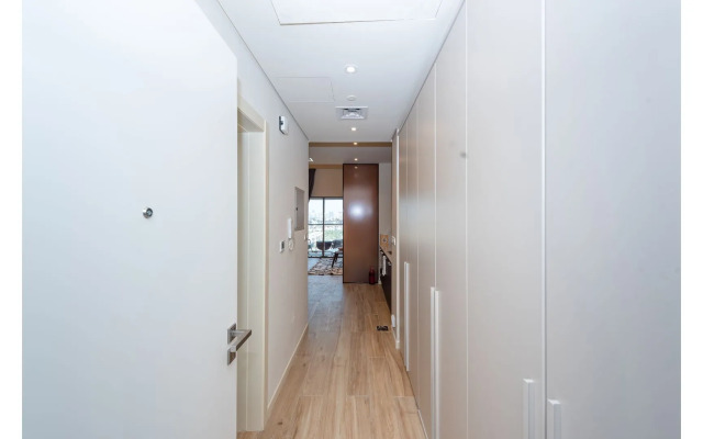 Brand new studio with balcony at Park View