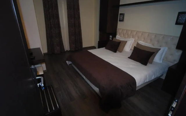 Hotel Town House