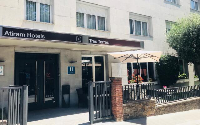 Отель Tres Torres Atiram Барселона вид на фасад