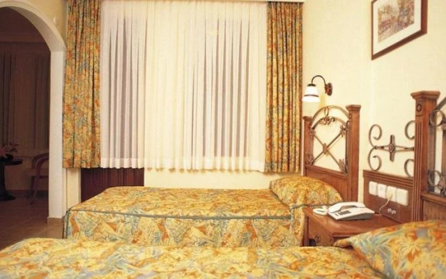 Amber-Rose Apart Hotel