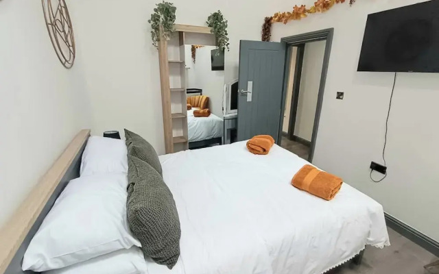 Luxury Chester City Apartment Near Station
