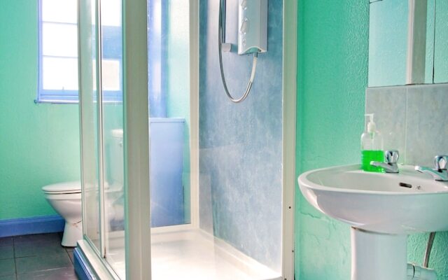 Отель Cowgate Tourist Hostel Великобритания, Эдинбург - отзывы, цены и фото номеров - забронировать отель Cowgate Tourist Hostel онлайн комната для гостей