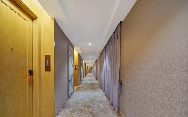 Vienna International Hotel (Shenzhen Huizhanwan Center)