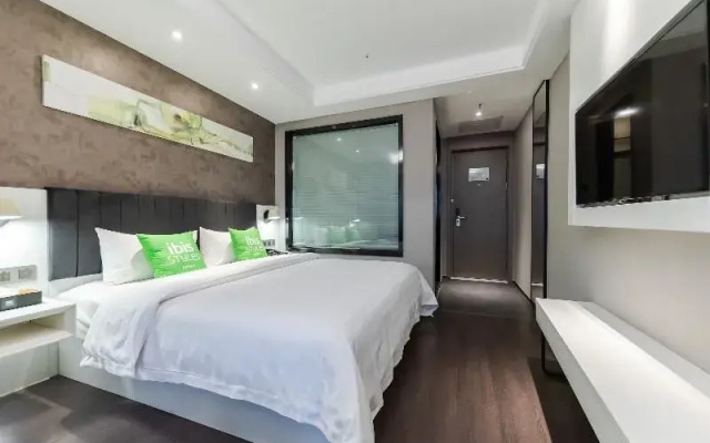 Yilong Anyun Hotel (Suzhou ShiQuan Road Nanmen Subway Station)