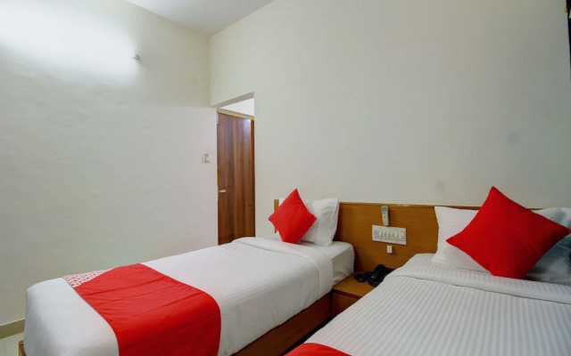 OYO 15415 Hotel Ample Inn Vidyanagar