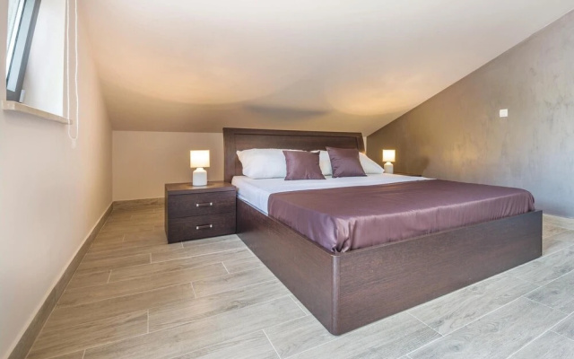 Amazing Home in Pjescana Uvala With Wifi and 2 Bedrooms