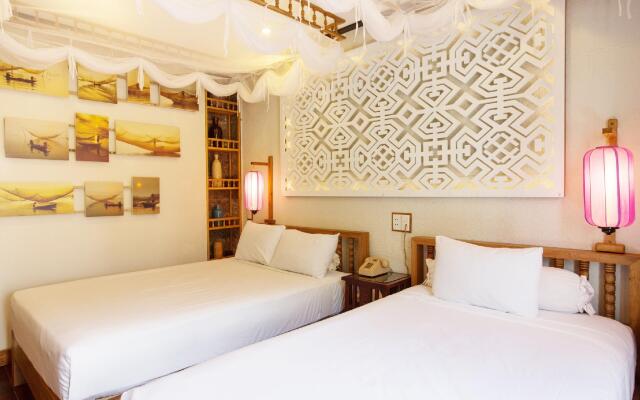 Vinh Hung Library Hotel Хойан комната для гостей