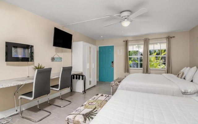 Latitude 26 Waterfront Boutique Resort - Fort Myers Beach