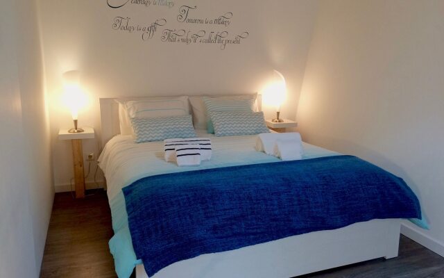 Отель Golden Heritage Ericeira Villas Португалия, Мафра - отзывы, цены и фото номеров - забронировать отель Golden Heritage Ericeira Villas онлайн комната для гостей