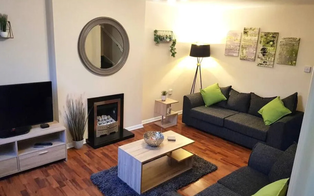 Spacious And Cosy House By Passionfruit Properties