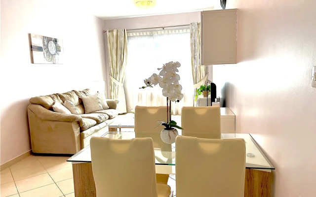 SuperHost - Dazzling Marina Views From This Diamond Apartment
