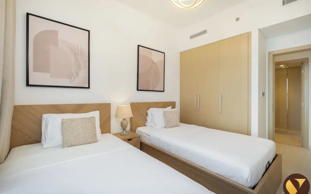 Vogue | Icon Bay Creek Harbour | Waterfront Living