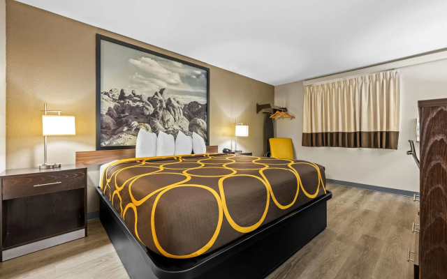 Super 8 by Wyndham Homewood Birmingham Area