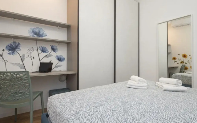 Bilocale con Balcone in Zona Nolo