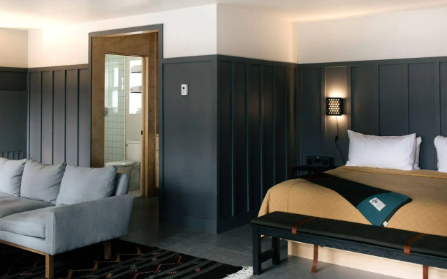 The Coachman Hotel
