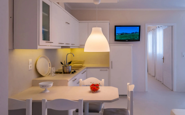 Milos Bay Suites