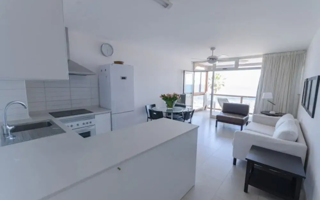Beachfront Apartment at the San Agustin Beach
