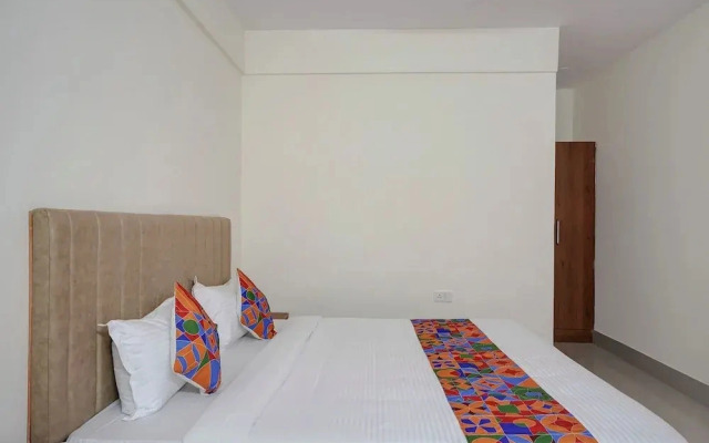Fabhotel Sri Aditya Inn