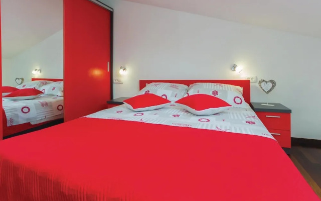 Amazing Apartment in Makarska With 1 Bedrooms and Wifi