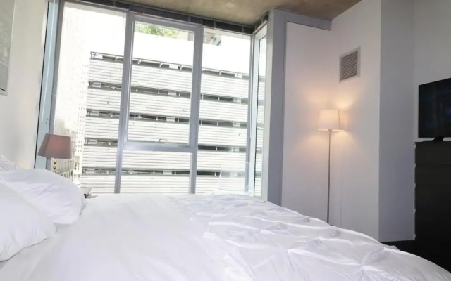 DCH 215 Lake