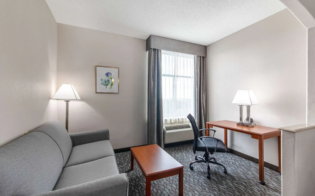 Quality Suites Austin South St. Elmo District