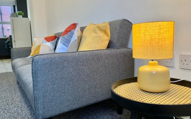 Flat 2, 3 Saville Place