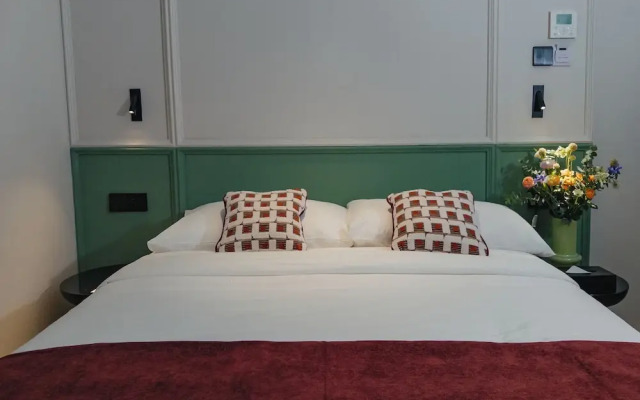 Legacy Hill Hotel