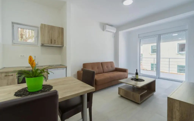 GREJM Lux Family Apartments