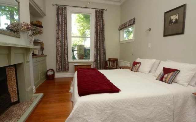 Glen Almond House