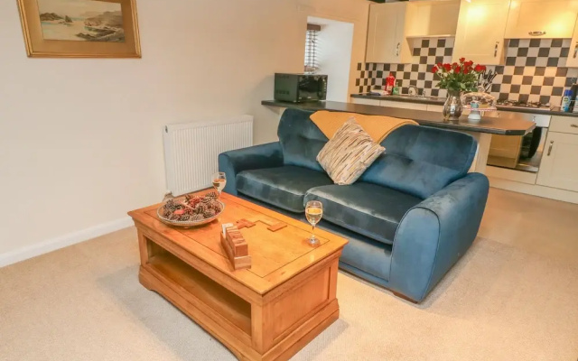 3 Eden Lodge