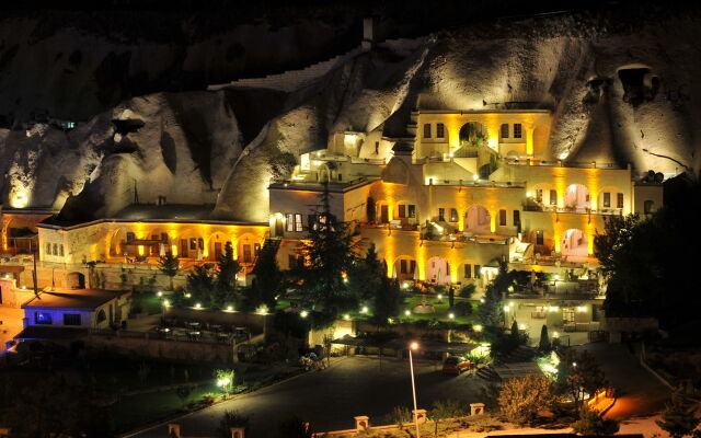 Alfina Cave Hotel-Special Category вид на фасад