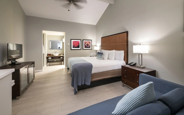 Mariposa Inn & Suites