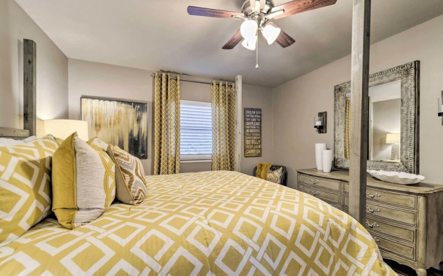 Bright n Breezy Waterfront Lake Granbury Getaway!