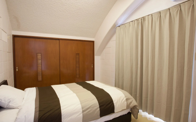 Kariyushi Condominium Mezon Max