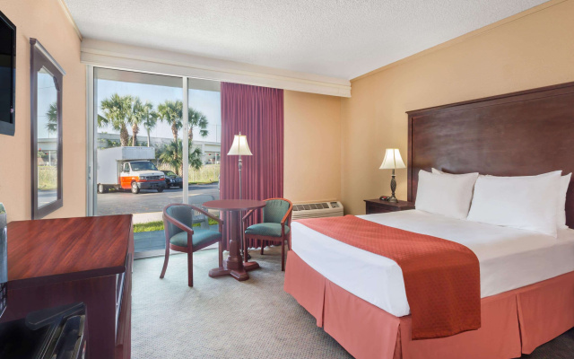 Travelodge by Wyndham Lakeland