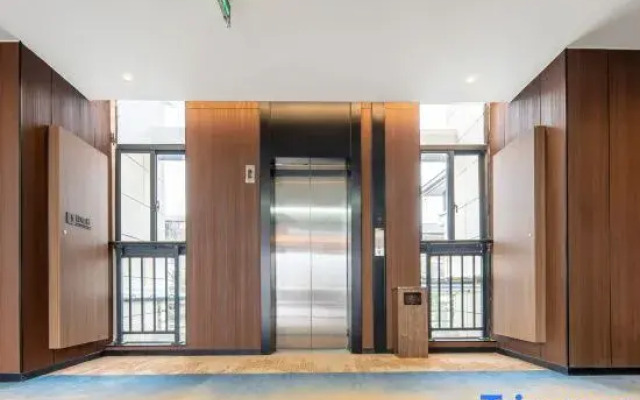 Vichy Hotel (Mingyue Eternal Love Store)