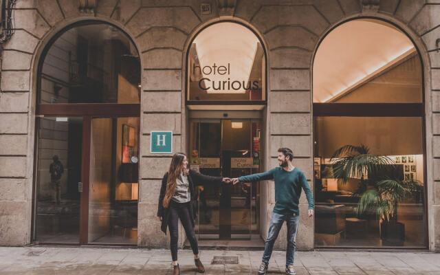 Hotel Curious вид на фасад