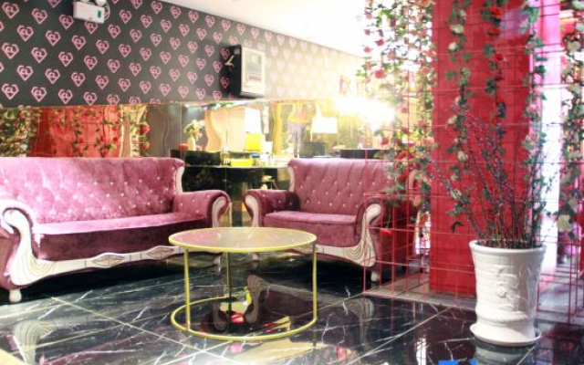 Huai'an Crystal Lover Themed Homestay (Leyuan Building Jinma Plaza)