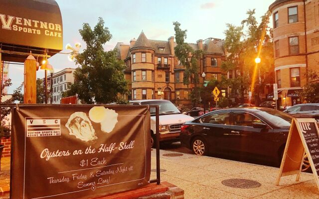 HighRoad Hostel DC вид на фасад